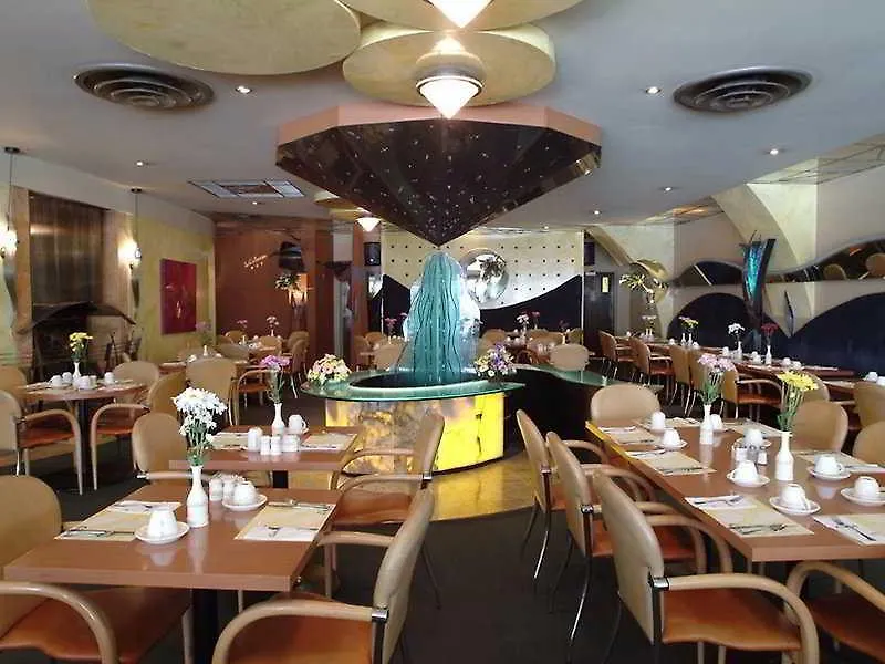 Holiday Inn Niagara Falls-By The Falls By Ihg 3*,